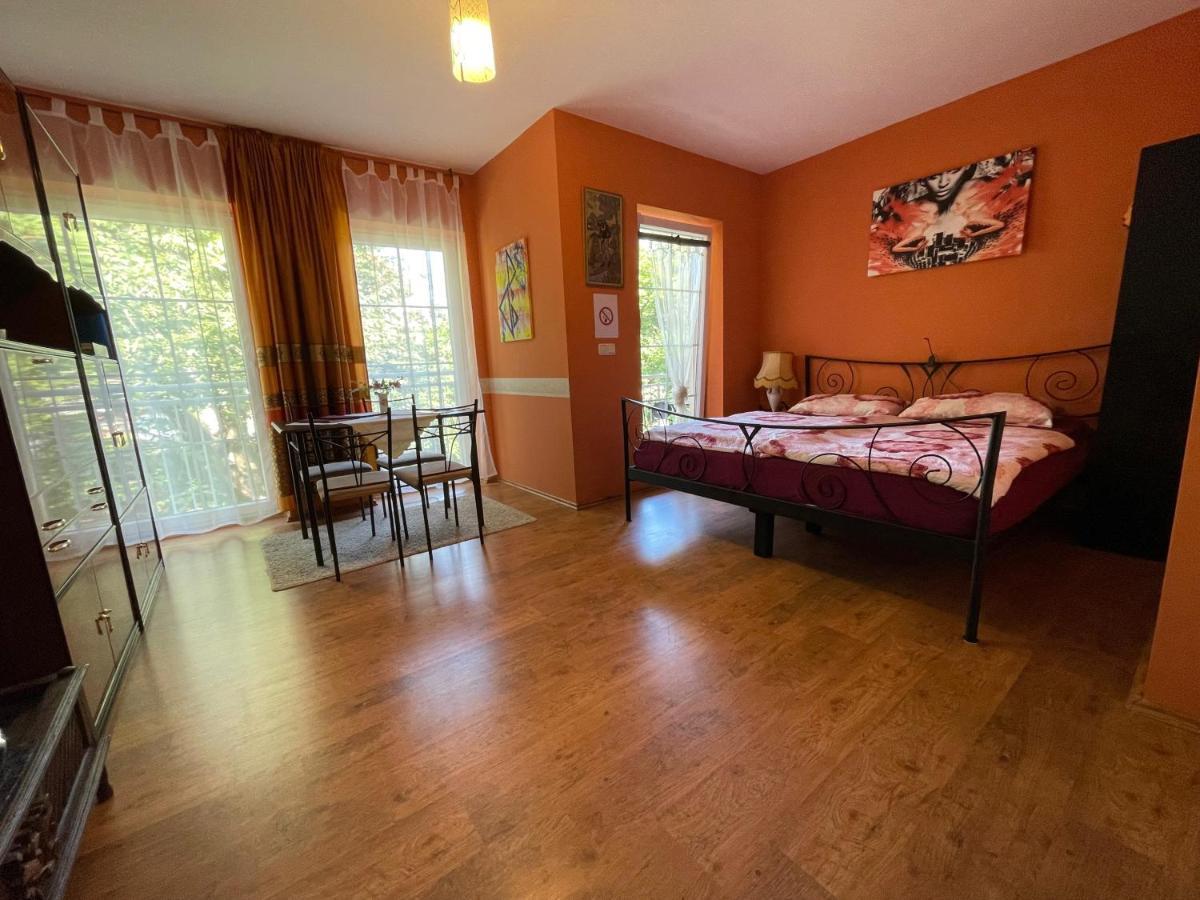 Zentrumsnahe Ferienwohnung เดรสเดน ภายนอก รูปภาพ